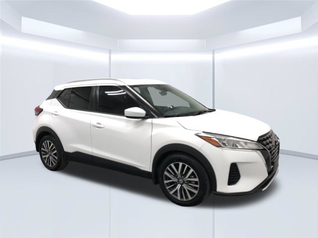 Used 2021 Nissan Kicks SV FWD image 2