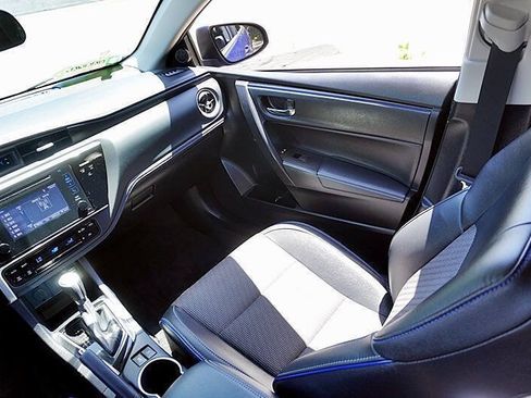 Used 2017 Toyota Corolla SE FWD image 21