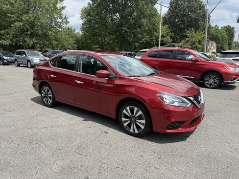 Used 2019 Nissan Sentra SV w/ Special Edition Package FWD image 4