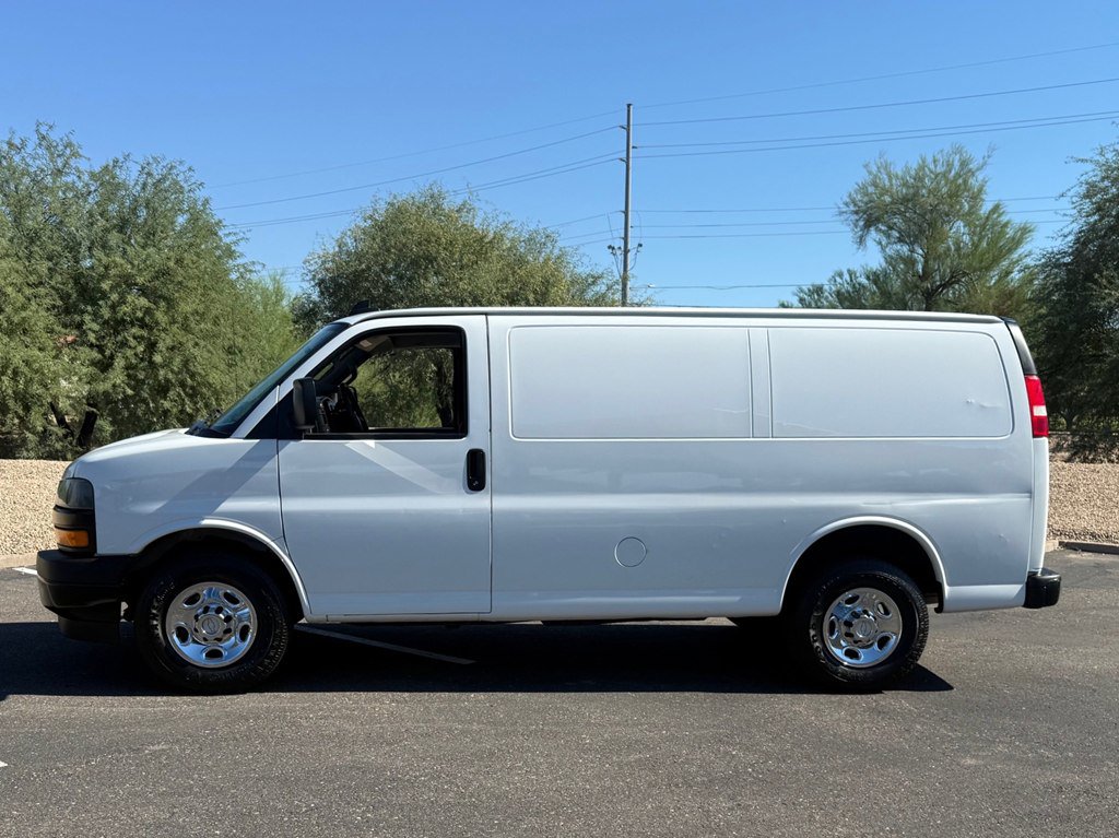 Used 2019 Chevrolet Express 2500 RWD image 2