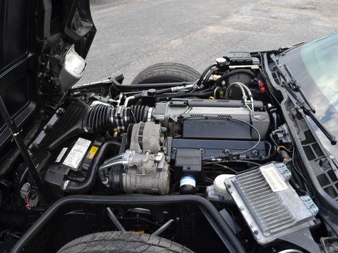 Used 1996 Chevrolet Corvette Coupe RWD image 36