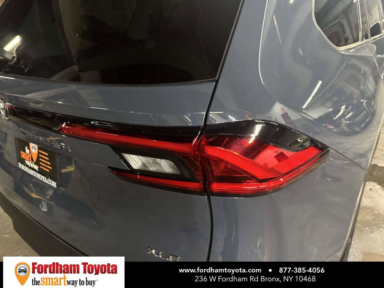 Used 2024 Toyota Grand Highlander AWD image 11