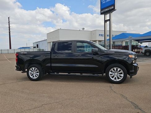 Used 2020 Chevrolet Silverado 1500 Custom w/ Custom Convenience Package AWD/4WD image 4