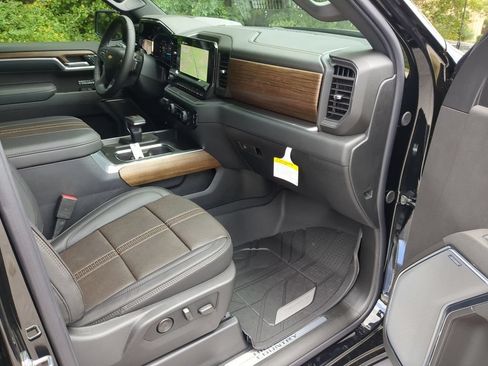 New 2026 Chevrolet Silverado 1500 High Country w/ High Country Premium Package AWD/4WD image 37