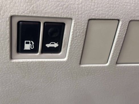 Used 2011 Toyota Avalon FWD image 29