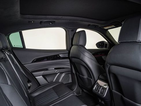 Certified 2025 Maserati Grecale Modena AWD/4WD image 16