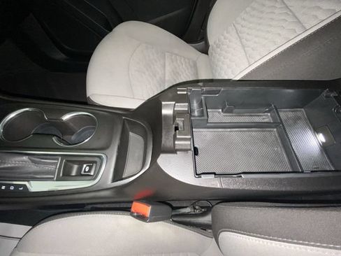 Used 2020 Chevrolet Equinox LS FWD image 21