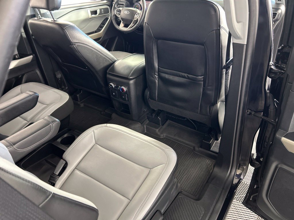 Used 2021 Ford Explorer XLT w/ Equipment Group 202A AWD/4WD image 23