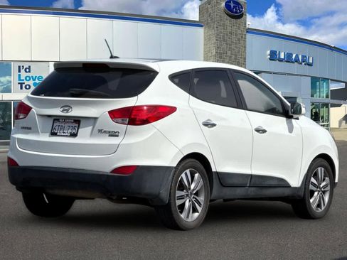 Used 2012 Hyundai Tucson FWD image 2