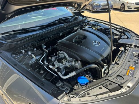Used 2019 MAZDA MAZDA3 Hatchback w/ Preferred Package FWD image 37