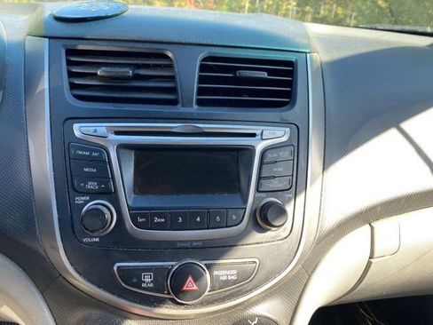 Used 2016 Hyundai Accent SE image 16