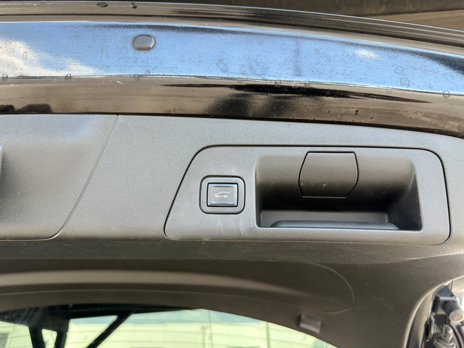Used 2022 Buick Envision Avenir w/ Technology Package II FWD image 26