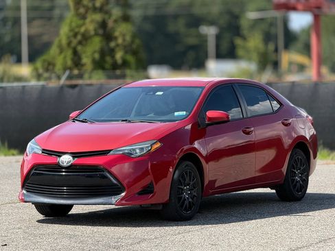 Used 2019 Toyota Corolla LE FWD image 6