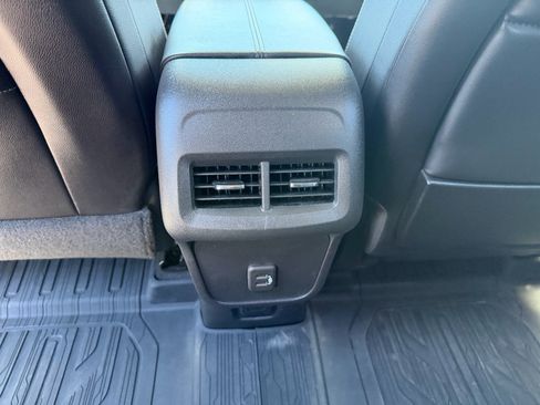 Used 2022 GMC Terrain SLT w/ LPO, Floor Liner Package AWD/4WD image 20