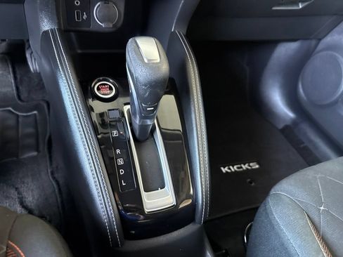 Used 2019 Nissan Kicks SR FWD image 28