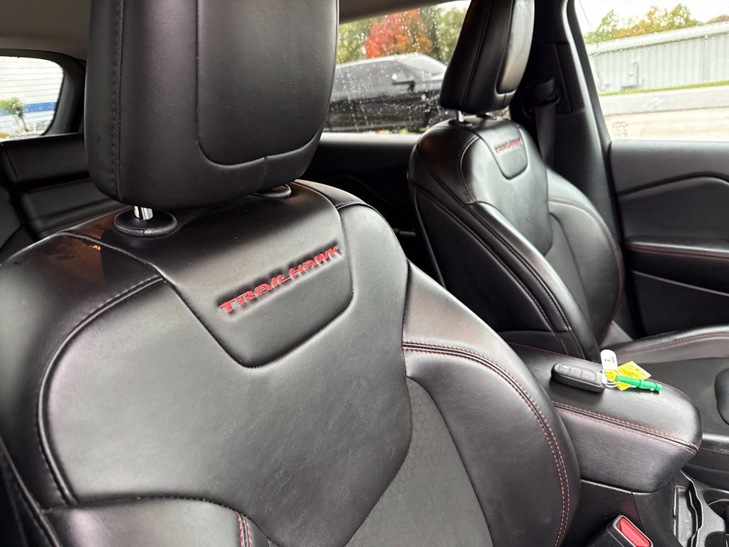 Used 2019 Jeep Cherokee Trailhawk w/ Cold Weather Group AWD/4WD image 42
