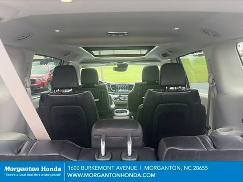 Used 2023 Chrysler Pacifica Limited w/ Uconnect Theater Family Group AWD/4WD image 31