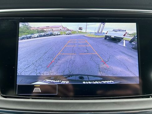 Used 2023 Buick Enclave Essence AWD/4WD image 32