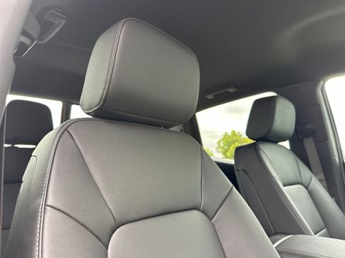 New 2026 Chevrolet Colorado LT image 18