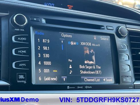 Used 2019 Toyota Highlander Limited image 30