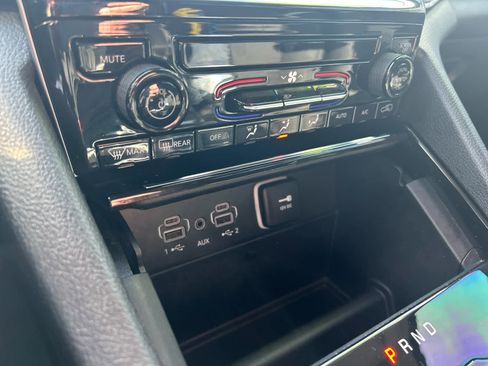 Used 2023 Jeep Grand Cherokee Laredo image 30