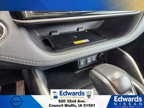 Used 2023 Toyota Highlander XLE AWD/4WD image 33