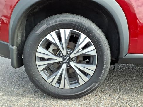 Used 2023 Nissan Rogue SV w/ SV Premium B Package image 19