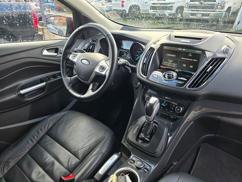 Used 2015 Ford Escape Titanium image 3