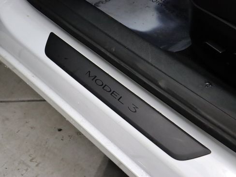 Used 2023 Tesla Model 3 Standard Range RWD image 11