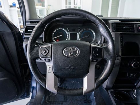 Used 2017 Toyota 4Runner SR5 AWD/4WD image 16