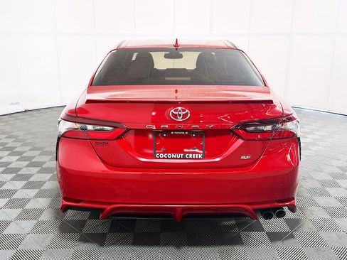 Used 2023 Toyota Camry SE w/ Cold Weather Package FWD image 4