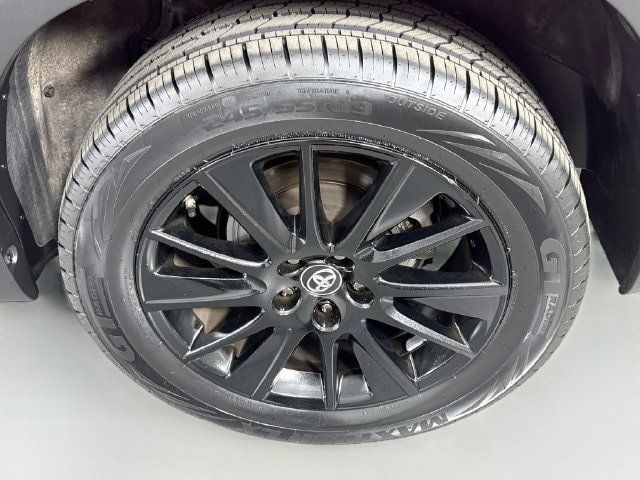 Certified 2019 Toyota Highlander SE w/ Nightshade Edition FWD image 34
