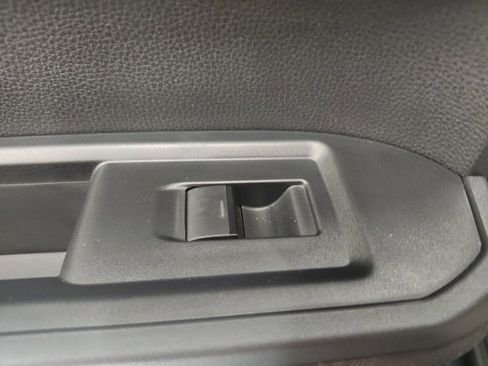 Certified 2025 Toyota Tacoma Limited image 42