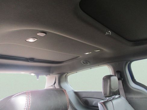 Used 2020 Chrysler Pacifica Limited image 16