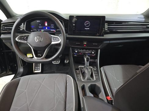 Used 2025 Volkswagen Jetta Sport FWD image 7