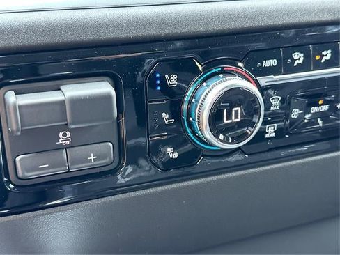 New 2025 GMC Sierra 2500 SLT w/ SLT Premium Package image 19