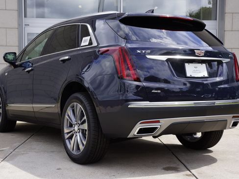 Used 2025 Cadillac XT5 Premium Luxury image 9