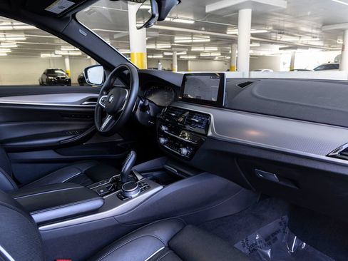 Used 2020 BMW M550i xDrive AWD/4WD image 31
