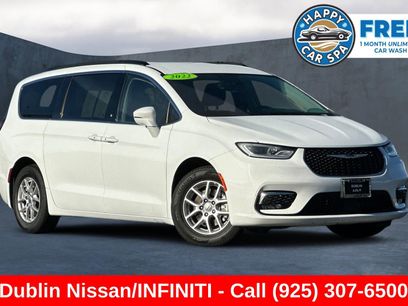 Used 2022 Chrysler Pacifica Touring-L