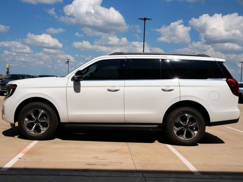 New 2027 Ford Expedition Active AWD/4WD image 3