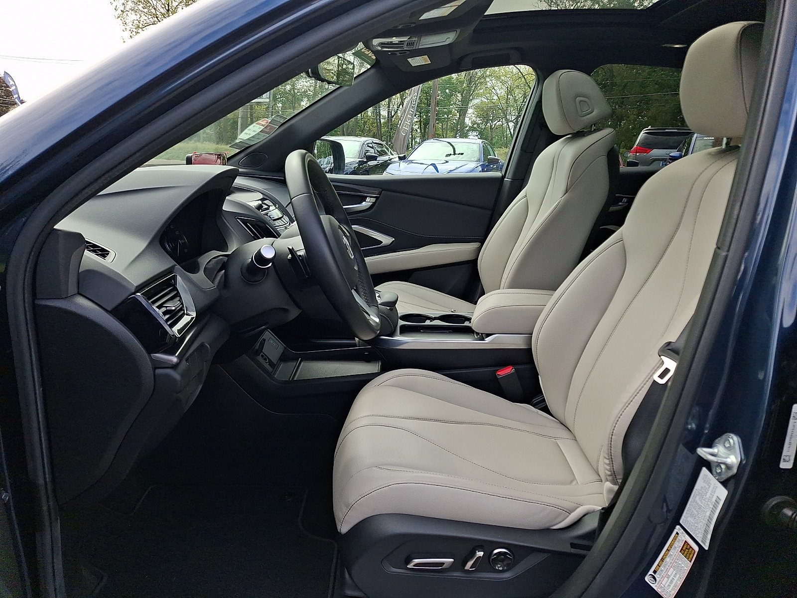 Certified 2025 Acura RDX SH-AWD image 13