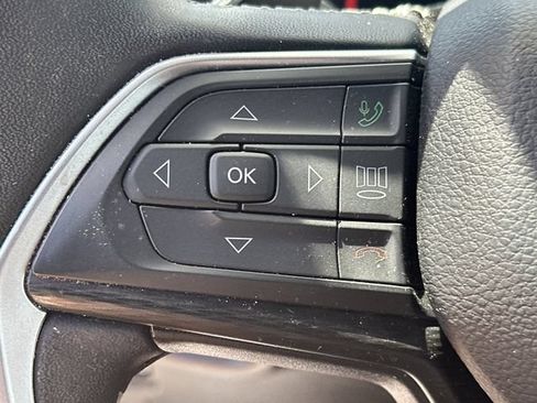 Used 2024 Jeep Grand Cherokee Altitude AWD/4WD image 23