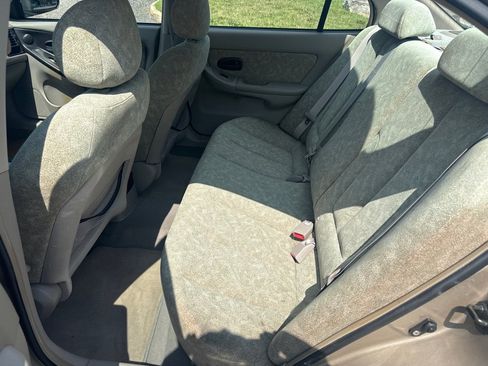 Used 2001 Hyundai Elantra GLS FWD image 19