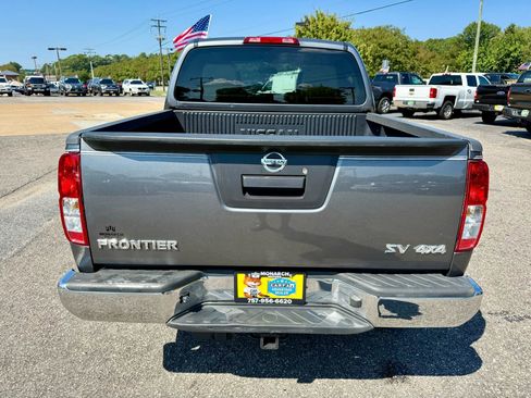 Used 2017 Nissan Frontier SV image 4