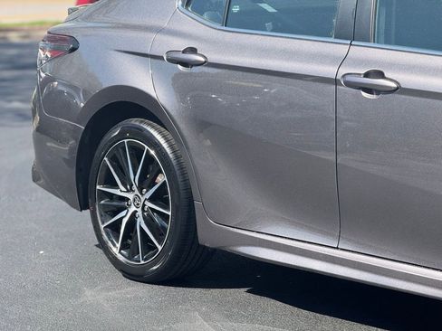 Used 2024 Toyota Camry SE image 8