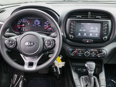Used 2020 Kia Soul S FWD image 29