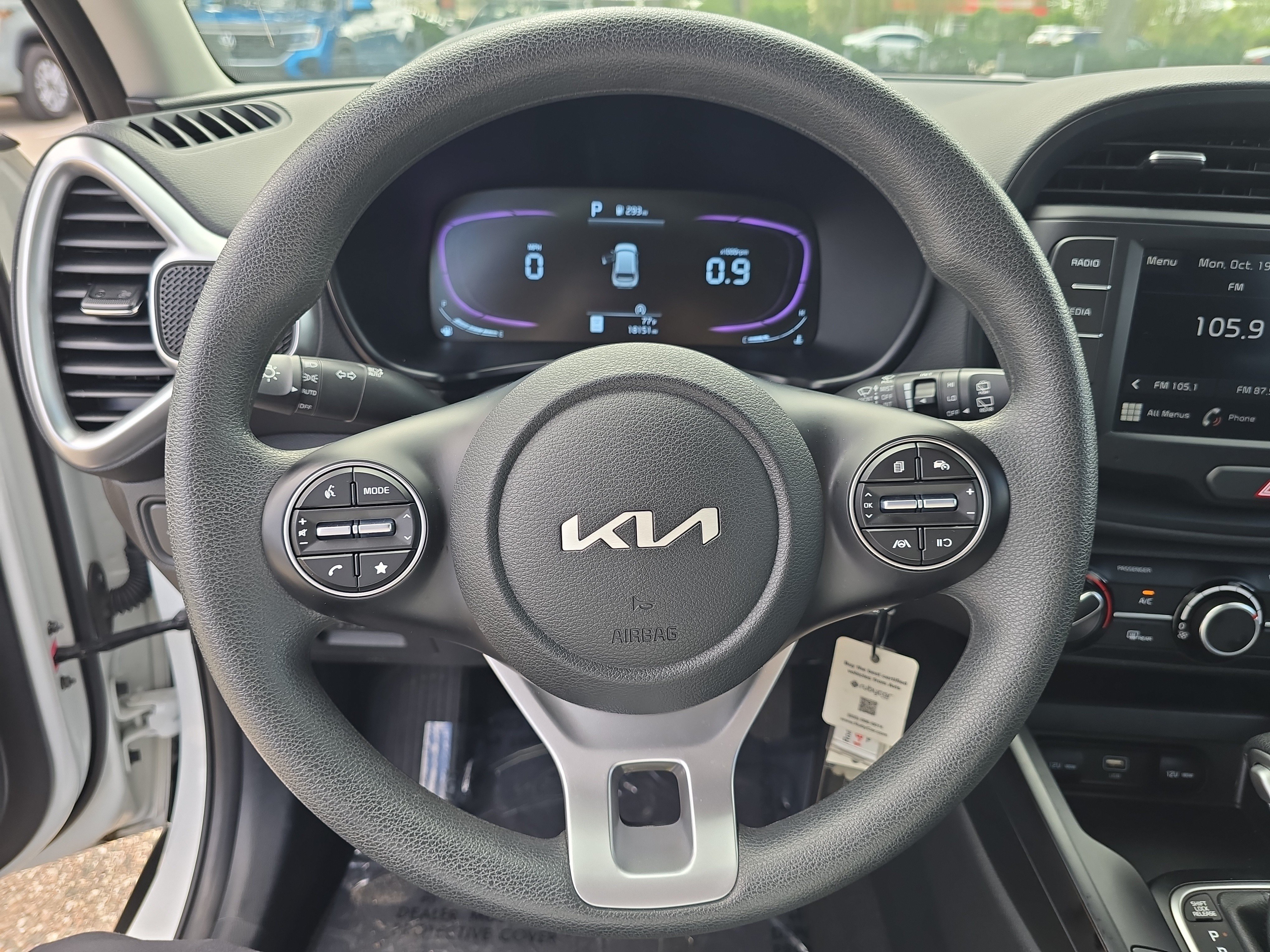 Certified 2025 Kia Soul LX w/ LX Technology Package FWD image 27