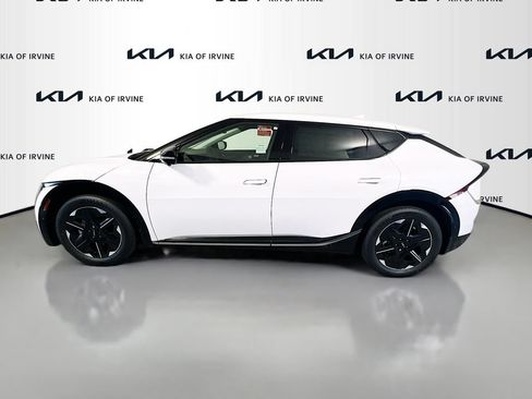 New 2026 Kia EV6 Wind RWD image 4