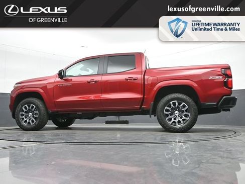 Used 2025 Chevrolet Colorado Z71 w/ Technology Package AWD/4WD image 40