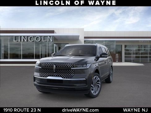 New 2025 Lincoln Navigator Reserve AWD/4WD image 2